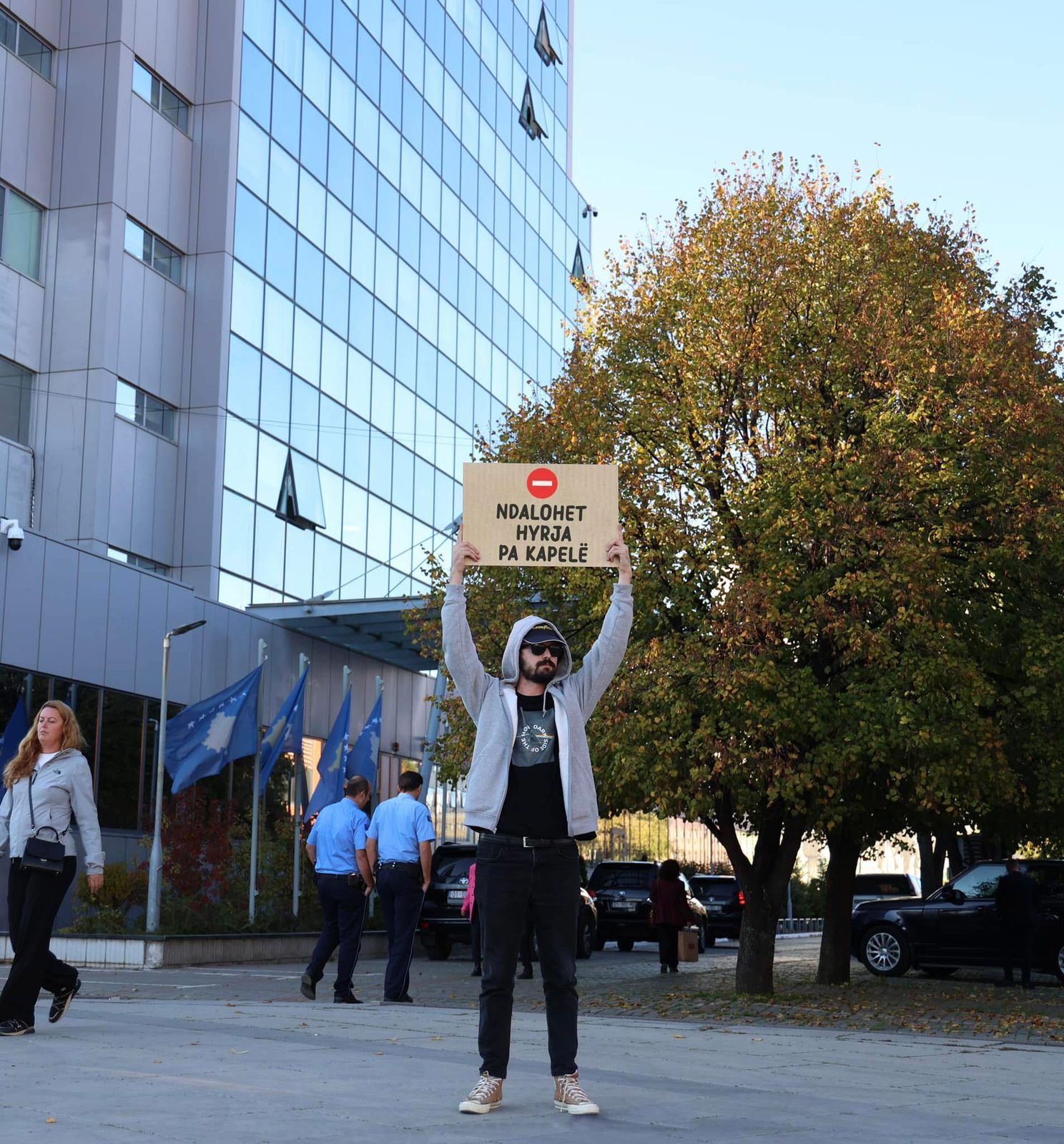 Ndalohet hyrja pa kapele